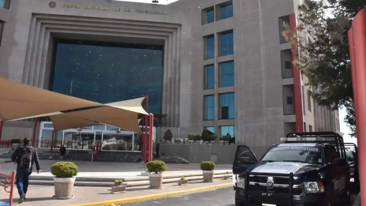 aundiencia larry (2)