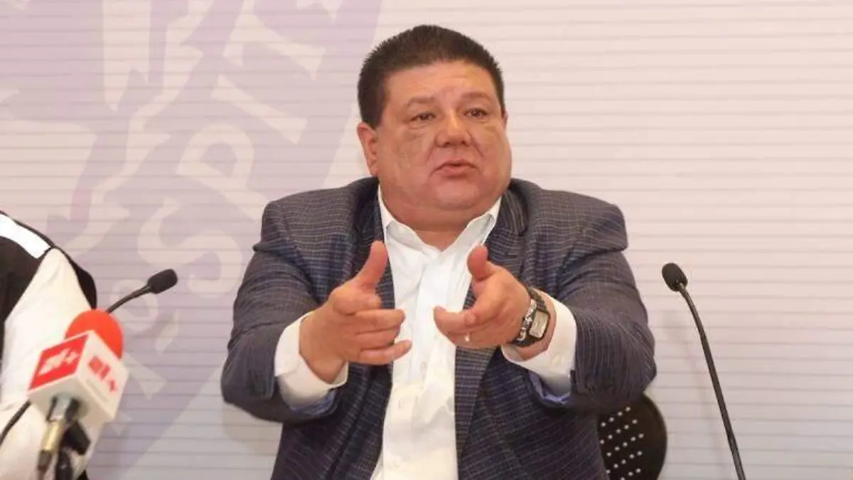 césar jáuregui