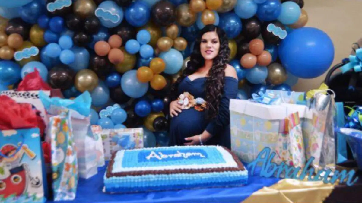 1.- Un hermoso vestido azul lucio para tan especial ocasion