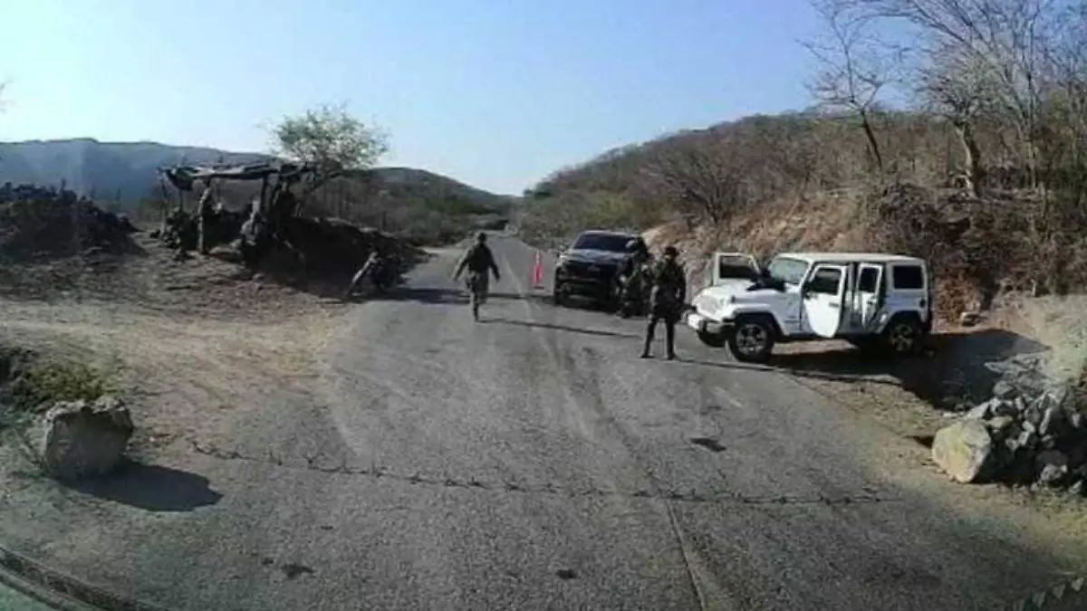Detienen a 4 presuntos delincuentes del retén armados en gira de AMLO por Sinaloa