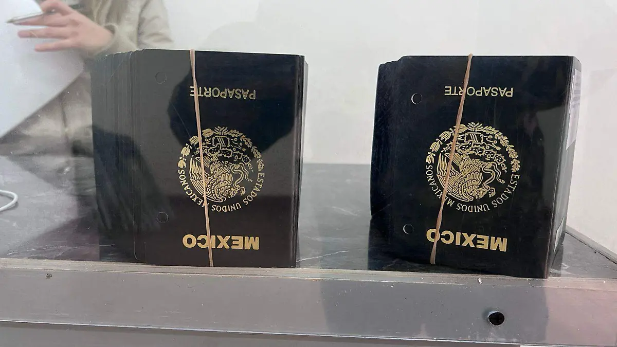PASAPORTES 2 FOTO LORENZO GTZ.