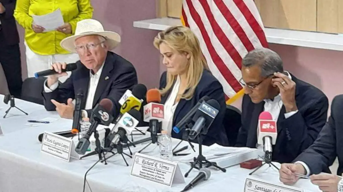 rueda de prensa con gobernadora