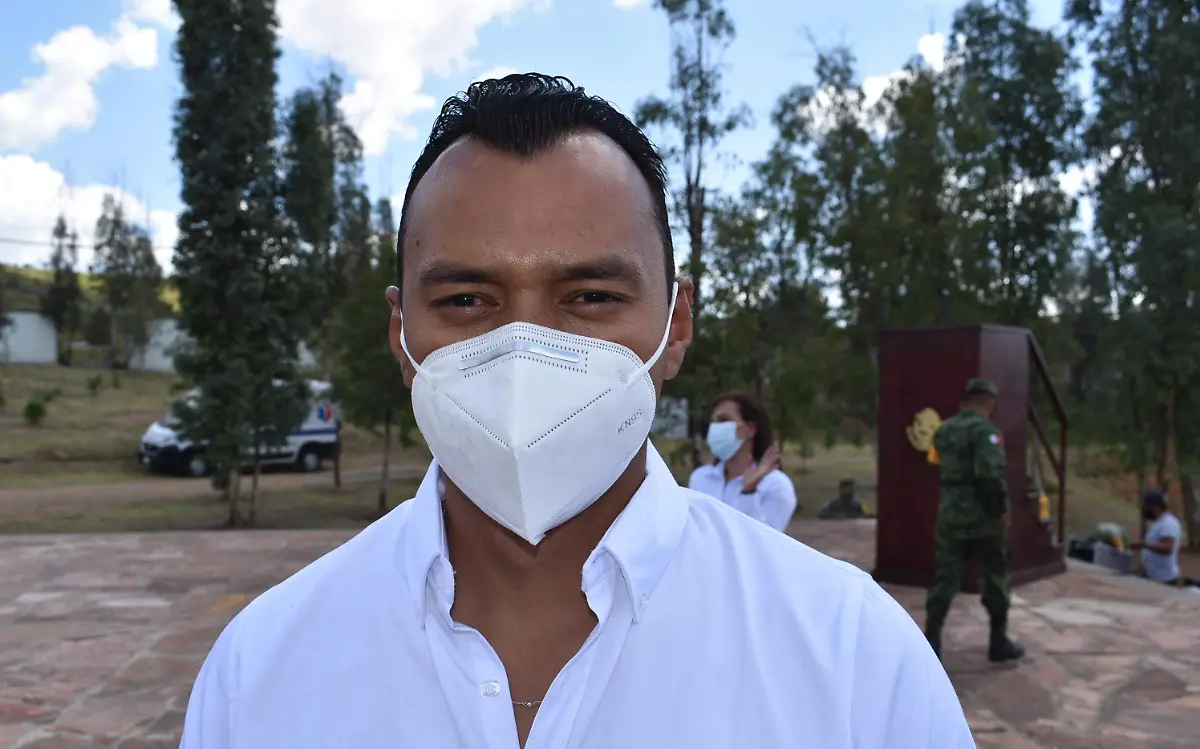 desfile 4 cesar peña nota y foto de javier