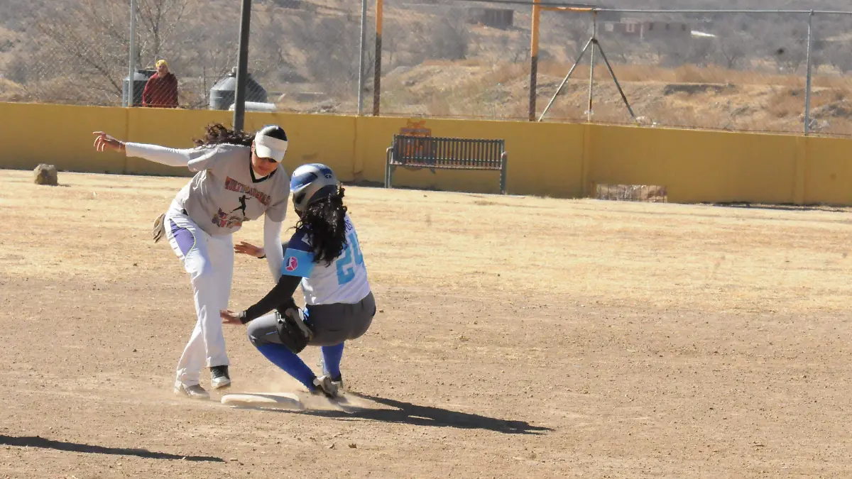 SOFTBOL FEMENIL