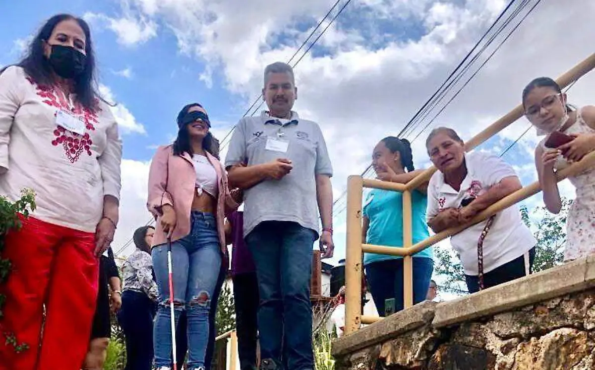 capacitación a personas invidentes DIF