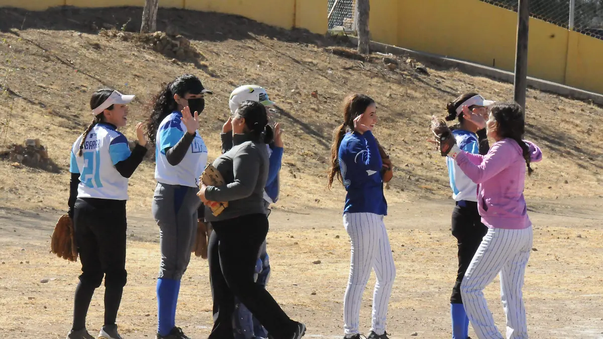 SOFTBOL FEMENIL