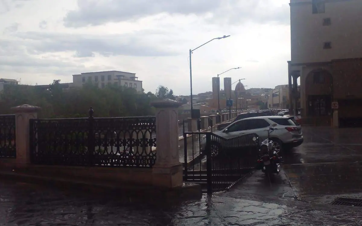 Vuelven las lluvias a Parral 1