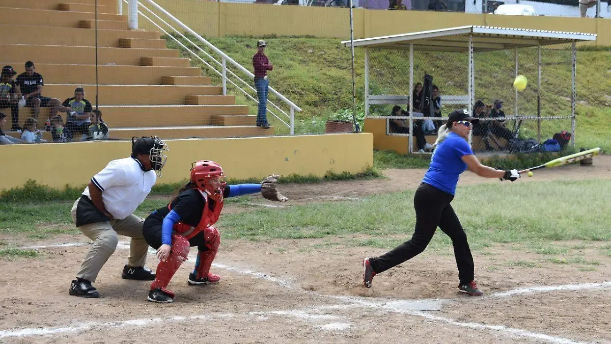 SOFTBOL FEMENIL4... EDUARDO VILLALOBOS