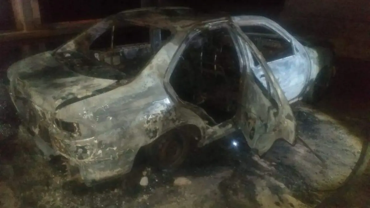Auto incendiado 2