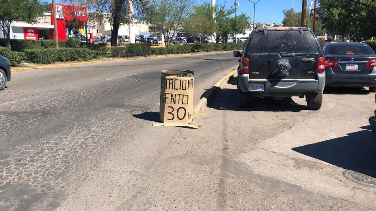 ESTACIONAMIENTO FOTO LORENZO GTZ.