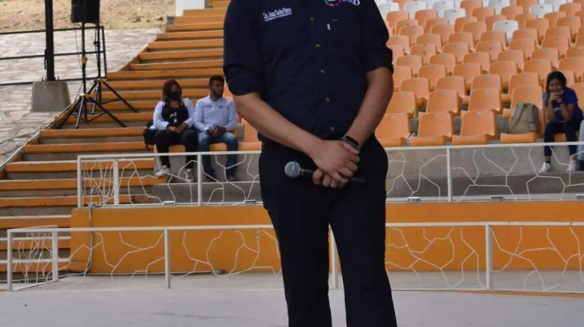 Carlos Fierro3