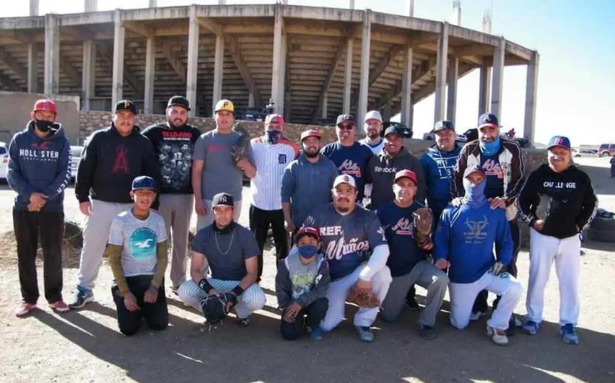 SOFTBOL MUNICIPAL EQUIPO POLLOS PARRAL SERVCOM