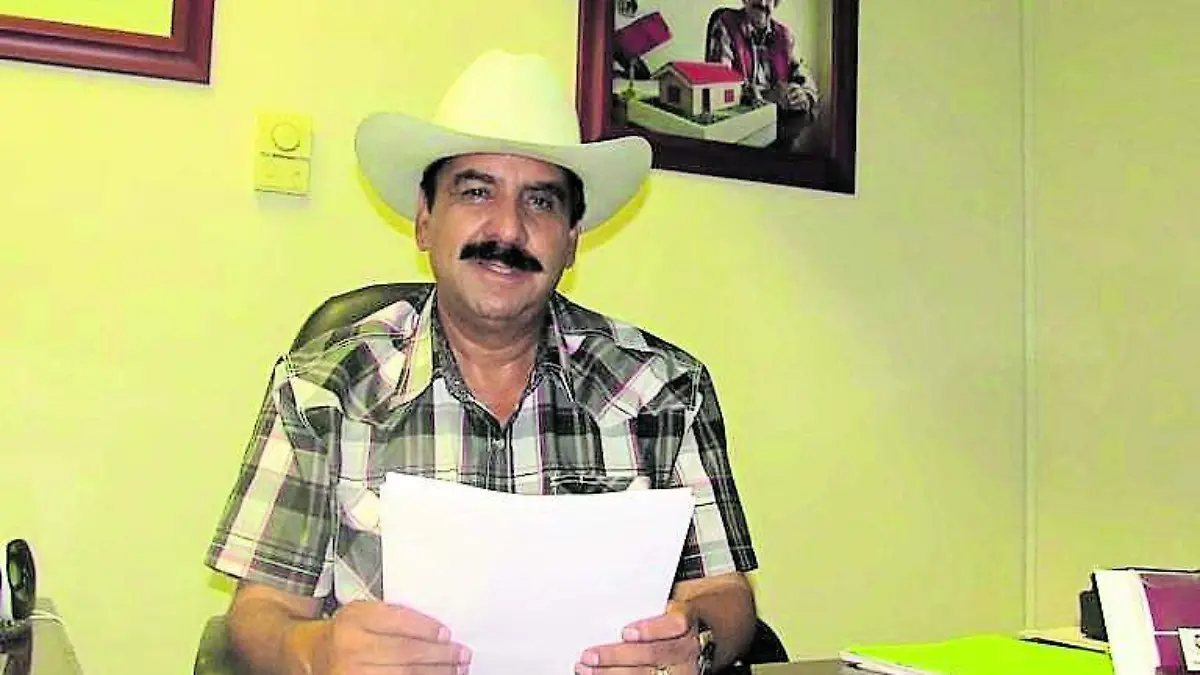 chuy velazquez_CMYK