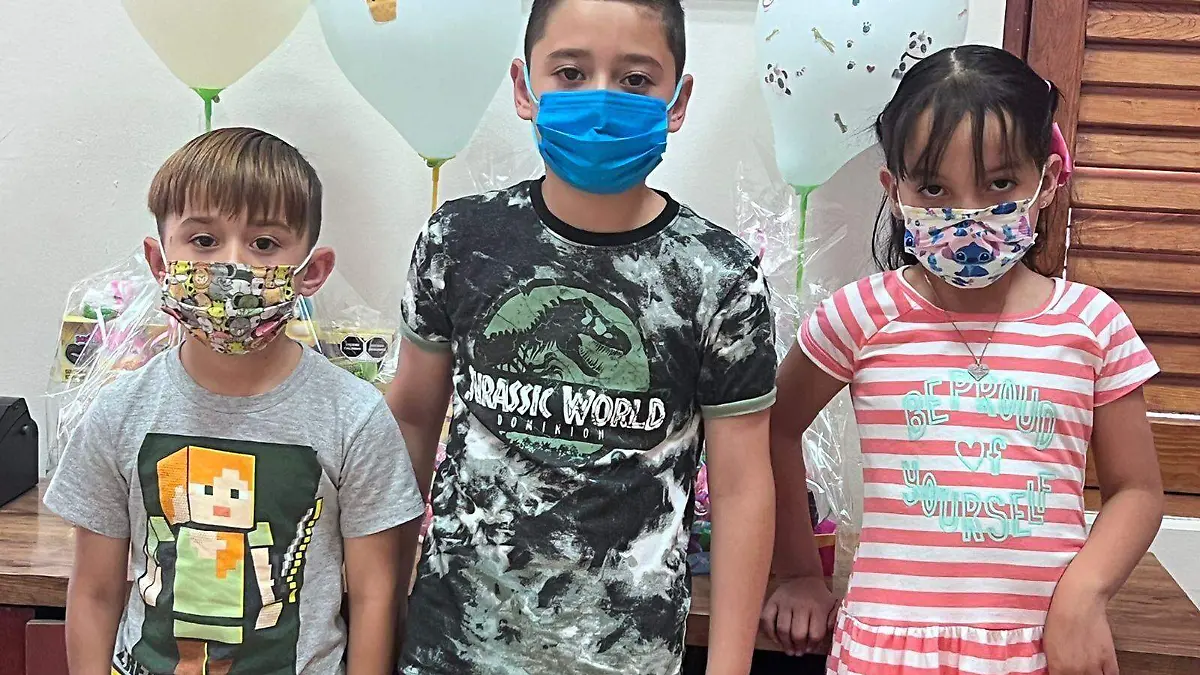 niños Jesus, Emiliano y Lia