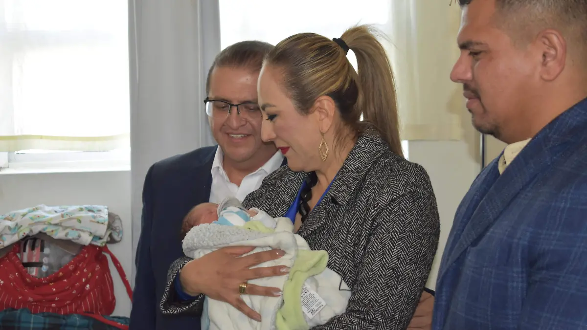 nacimiento 3 Es registrado el primer niño nacido en el año