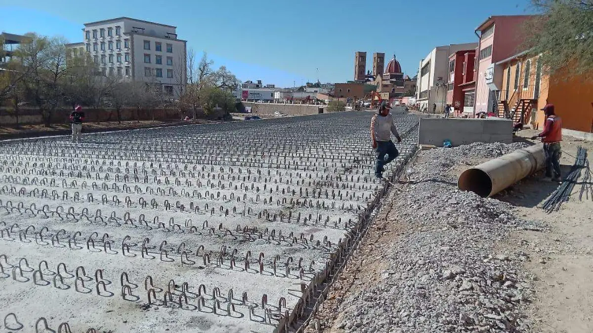 Trabajos en la obra de Cara al Río