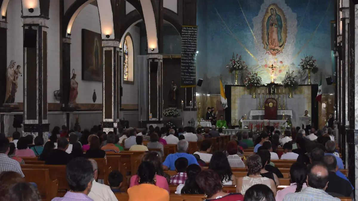 oracion 5 Católicos de la diócesis de Parral oran por la salud del Papa a más de tres semanas de haber sido hospitalizado en Roma, se continúa con una jornada de oración por la salud del pontífice.
