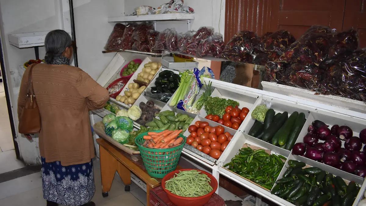 cuaresma 6 Hasta un 20 por ciento aumentaron de precio los alimentos de cuaresma a comparación con el año pasado, señalan comerciantes que empiezan a repuntar las ventas de estos productos. 