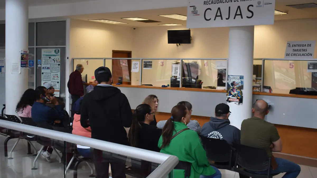 descuentos 3 Este martes arrancan los descuentos de hasta un 45 por ciento en el pago de revalidación vehicular.