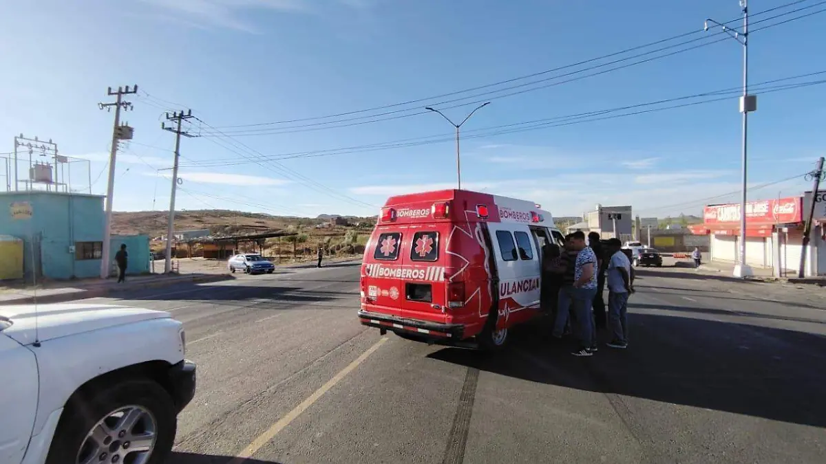Choque en accesos a San José deja a tres lesionados; una menor de edad entre ellos