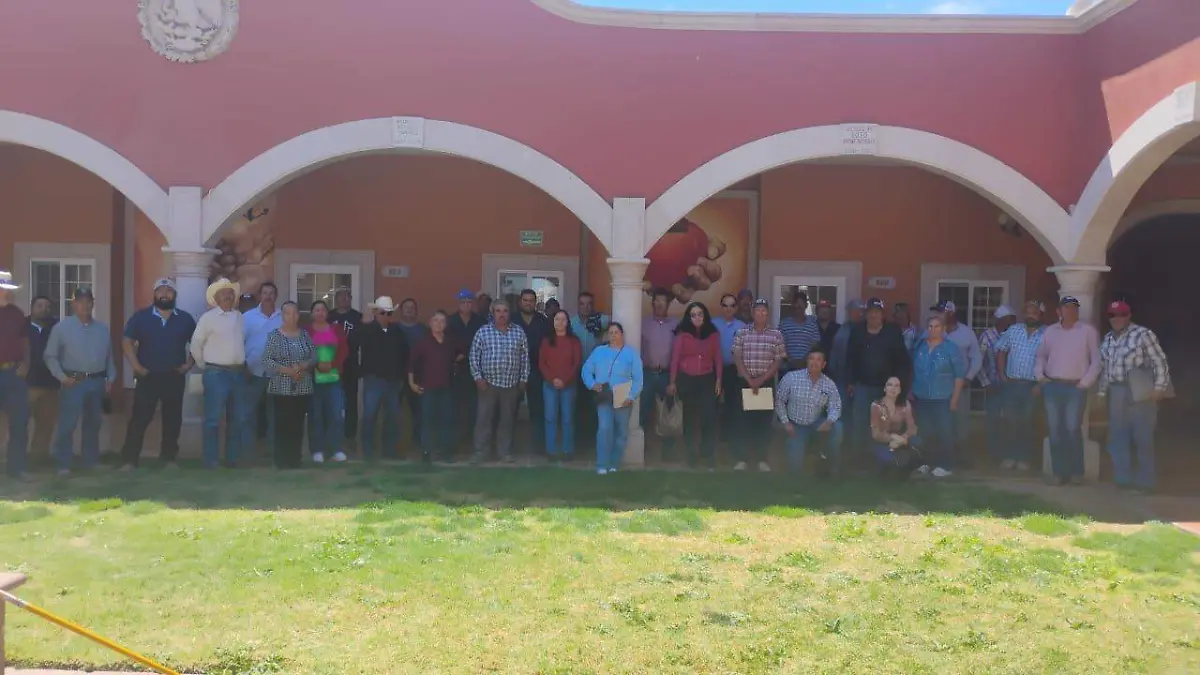 Campesinos de Allende se manifiestan por haberles quitado el subsidio del 90% en energía para sus pozos