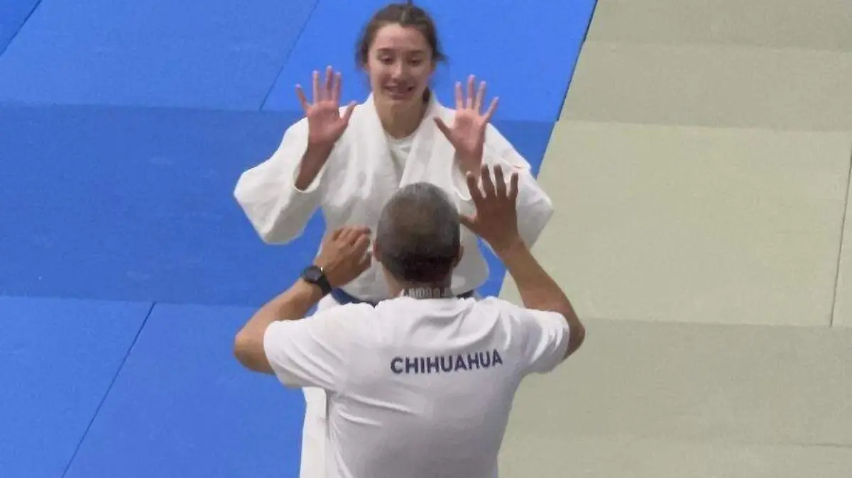 Judoca después de una victoria en macro regional de Judo