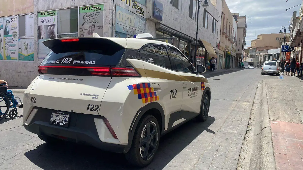 taxi elextrico luis murillo