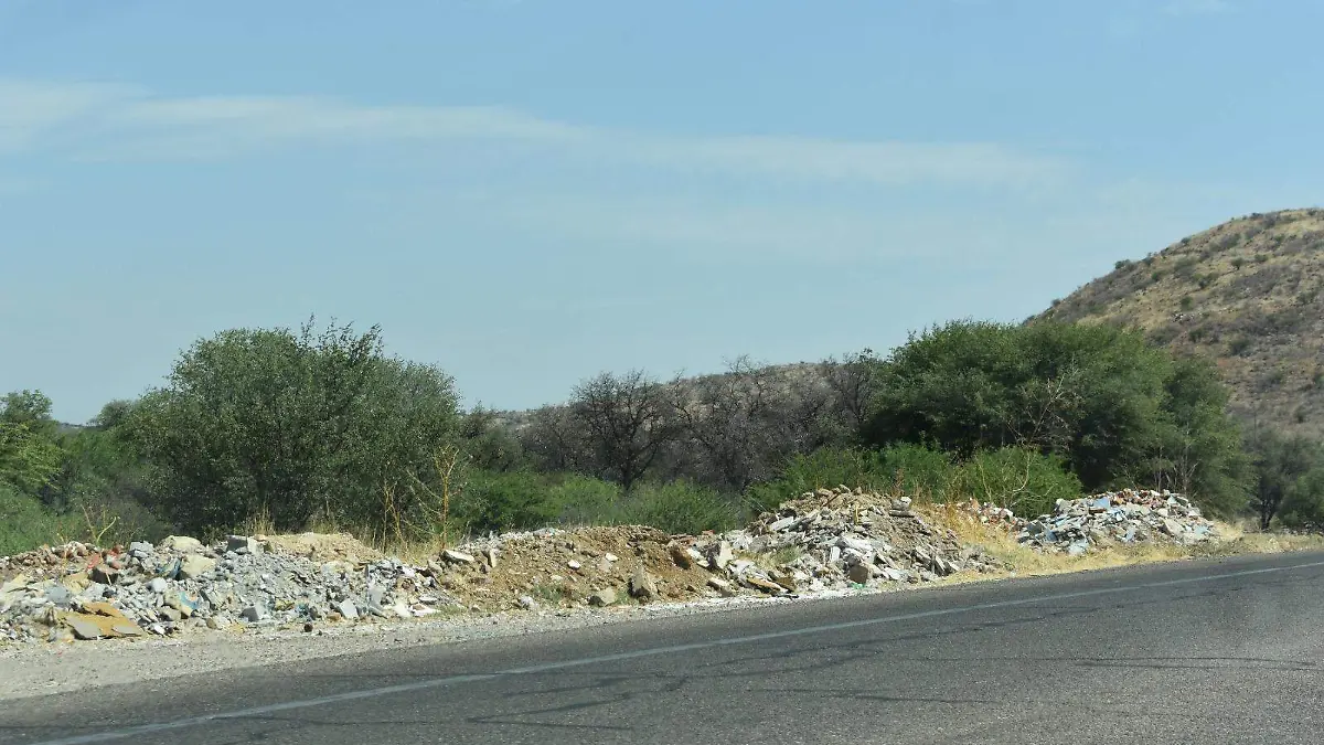 Basurero clandestino con rumbo a Matamoros
