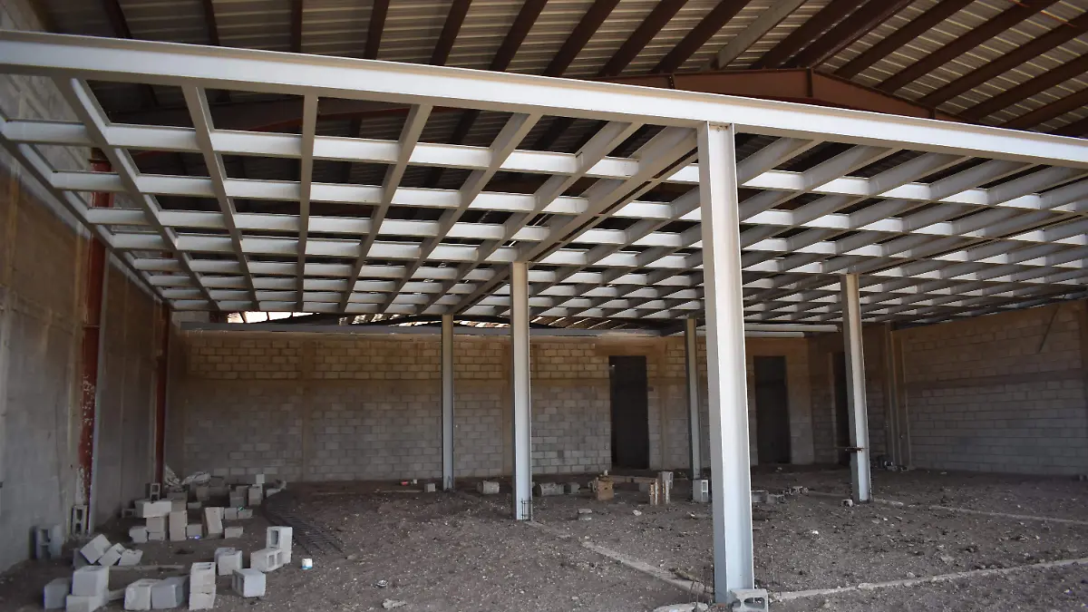 rastro tif 4 parada se encuentra la obra de la construcción del nuevo rastro TIF en la carretera a Matamoros.