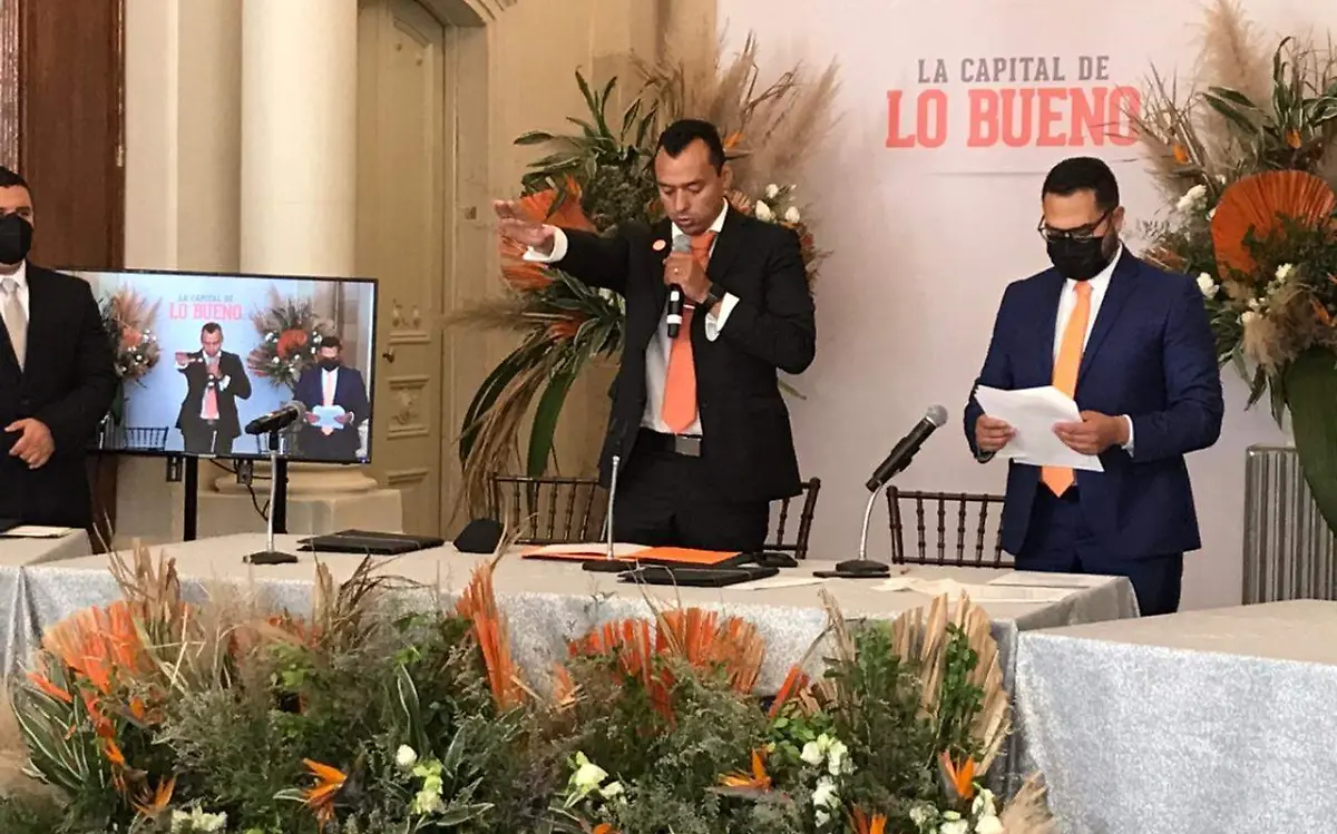 César Peña- Protesta