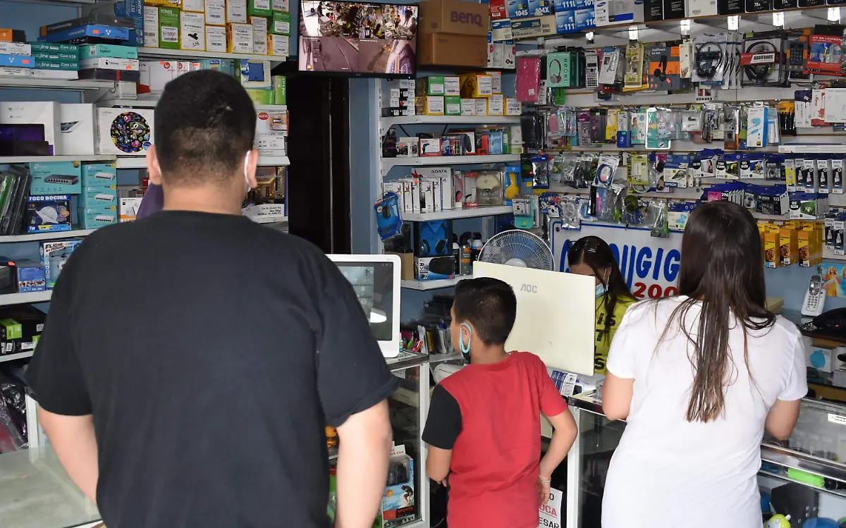 computadoras 6 nota y foto de javier