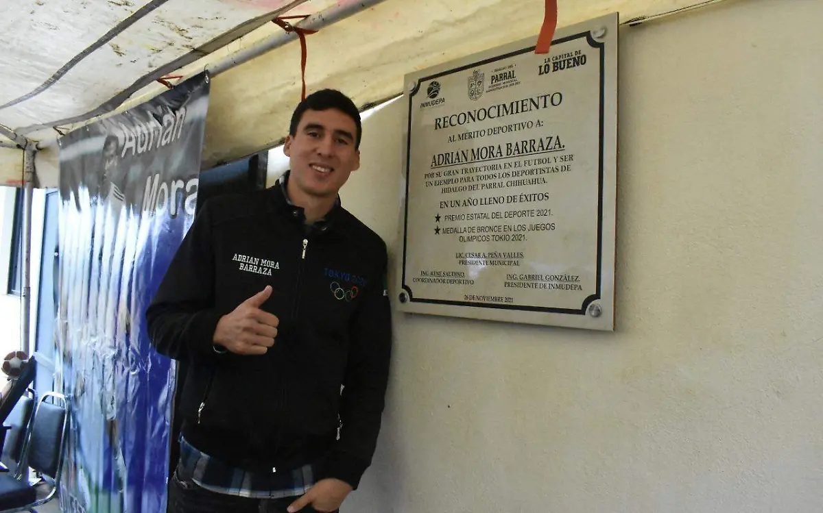 adrián mora