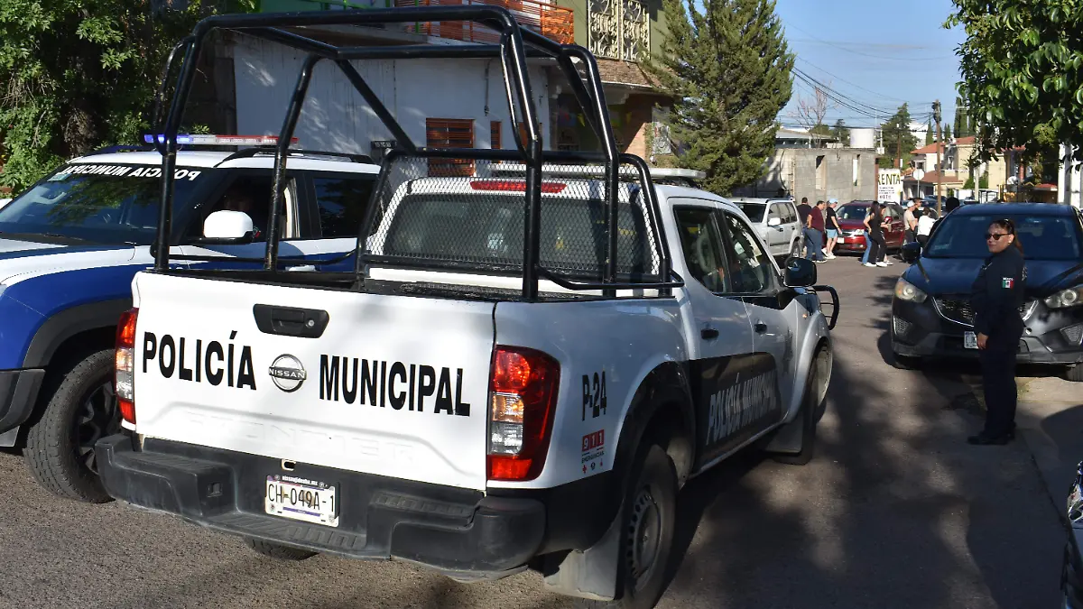 profes 2 Maestros estatales entraron en conflicto a las afueras de las oficinas del SNTE: activos piden la liberación de oficinas y jubilados se niegan