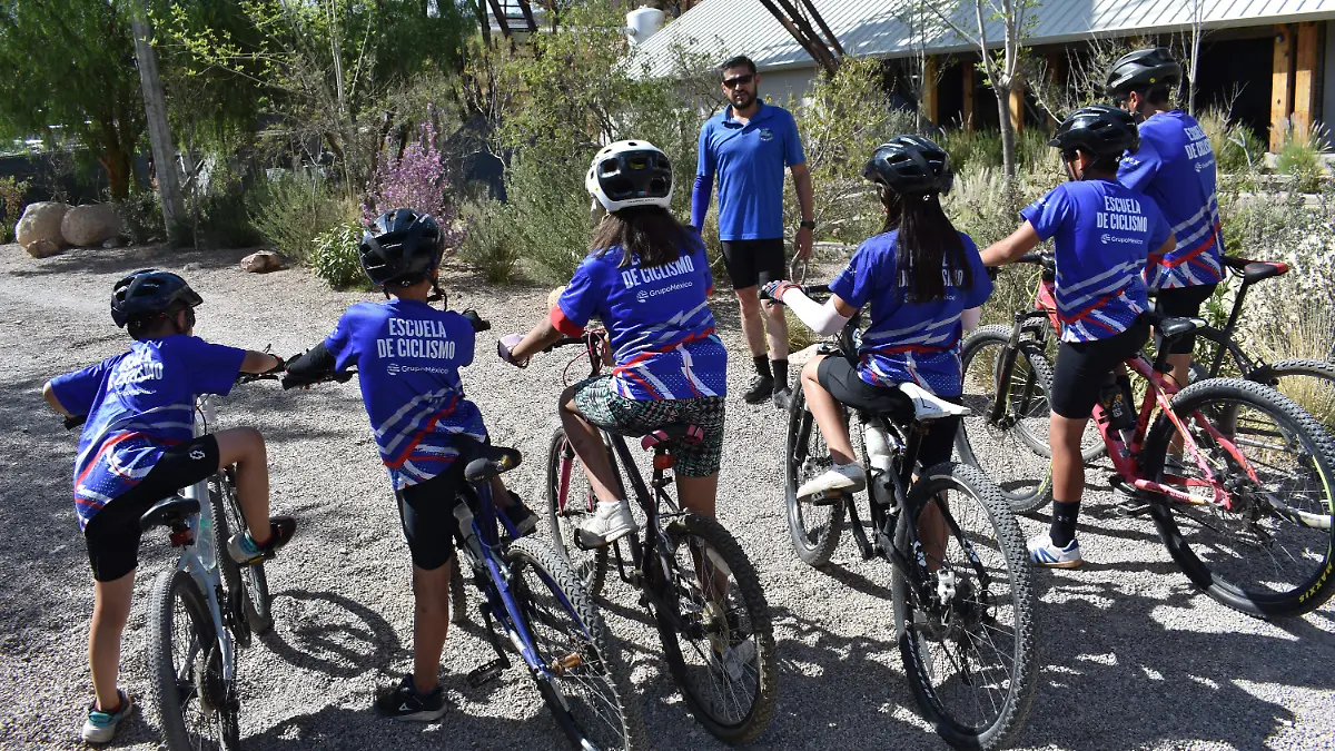 Escuela de ciclismo Grupo México