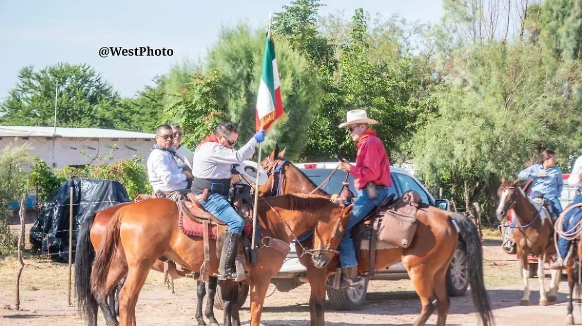 Cabalgantes llegando a Valle de Zaragoza 3