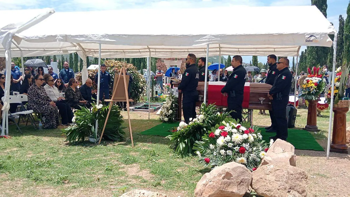 Homenaje Carlos Larquier