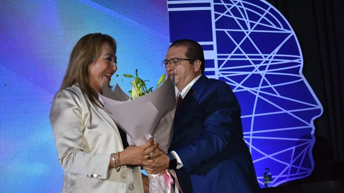 Chava Calderon , Primer Informe Presidencial