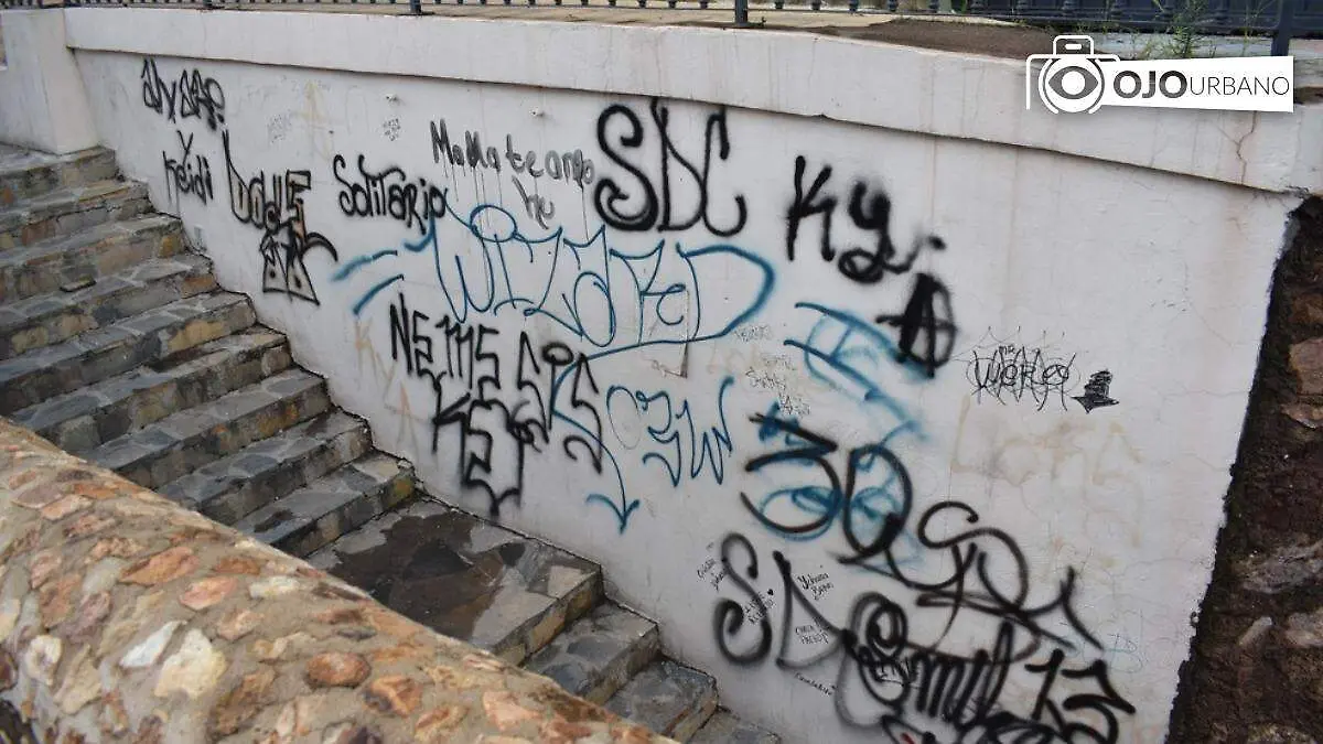 Pared y arco del puente Calicanto vuelven a ser grafiteados