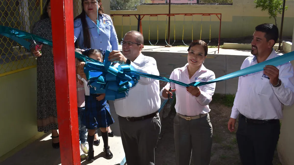 kinder 3. Alcalde Salvador Calderón lleva a cabo el  programa “Presidente en tu Escuela” en el Jardín de Niños Bertha Aguilera Baca.