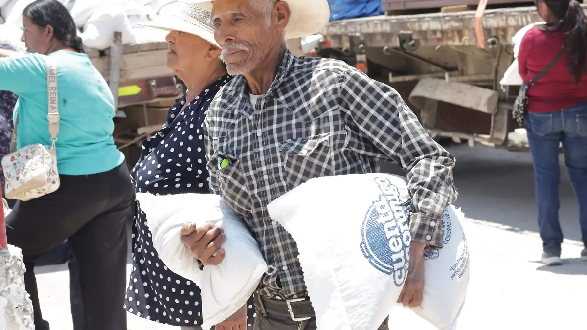 Entrega de apoyos en la Sierra Tarahumara 2