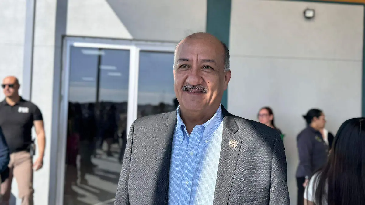 Secretario de Educación, Hugo Gutiérrez