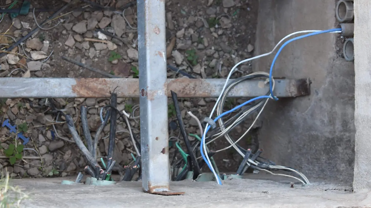 estadio 3. El estadio de beisbol fue robado y dañado en sus instalaciones, así lo informó del patronato de beisbol. 