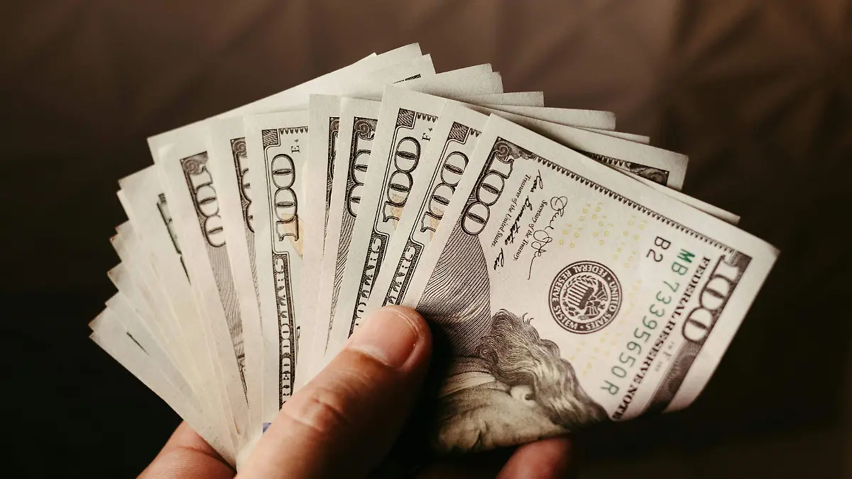 pexels-jonathanborba-14820419