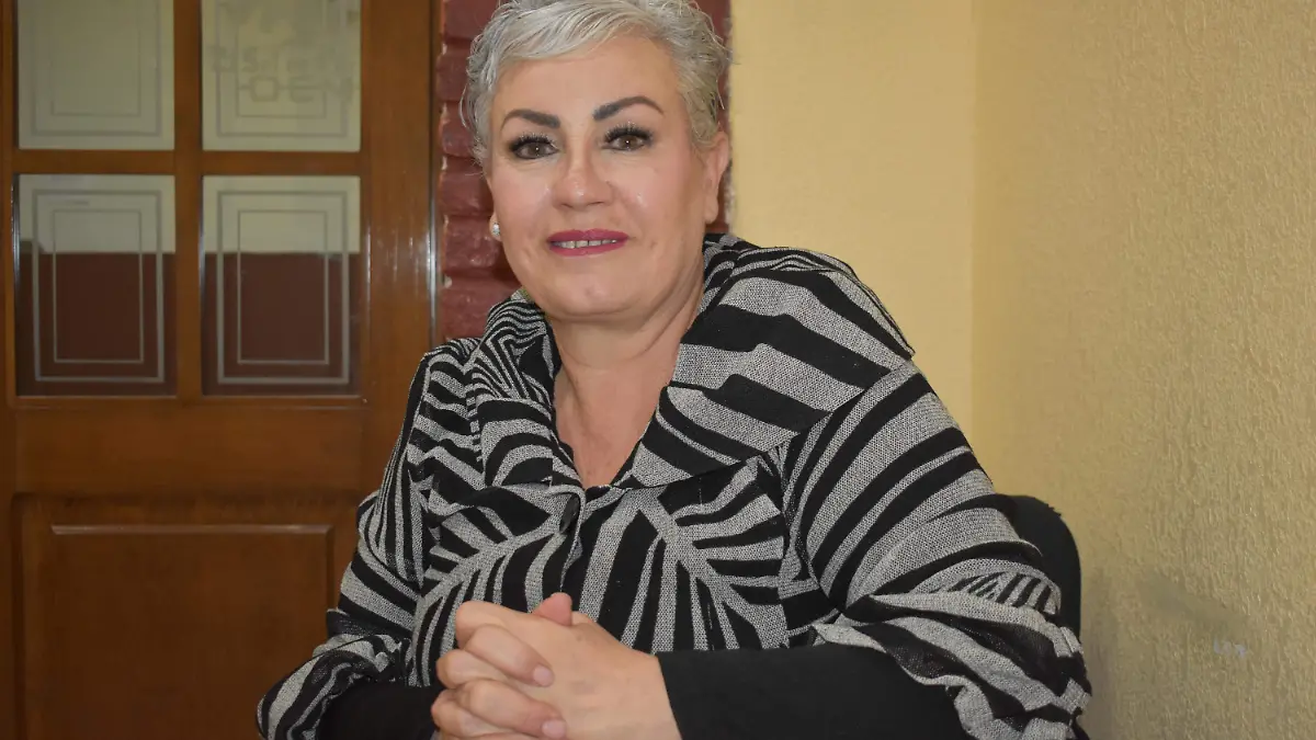 partera 3. Luz Elena Portillo con casi cuatro décadas de experiencia, la enfermera y partera documenta los cambios en la atención obstétrica.