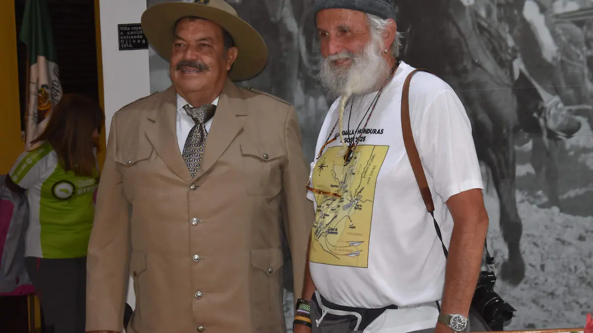 Félix Acosta como Francisco Villa