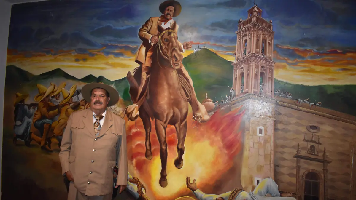 Félix Acosta como Francisco Villa