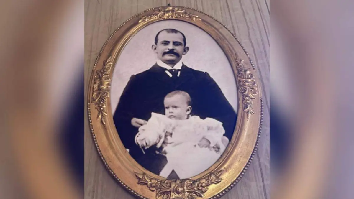 Elisa Alvarado y su abuelo don Pedro