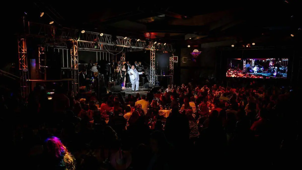 Show Juan Gabriel 2