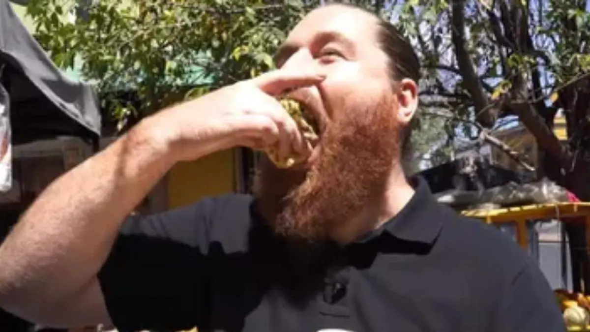 Alemán se sorprendió al comer tacos de 4 pesos