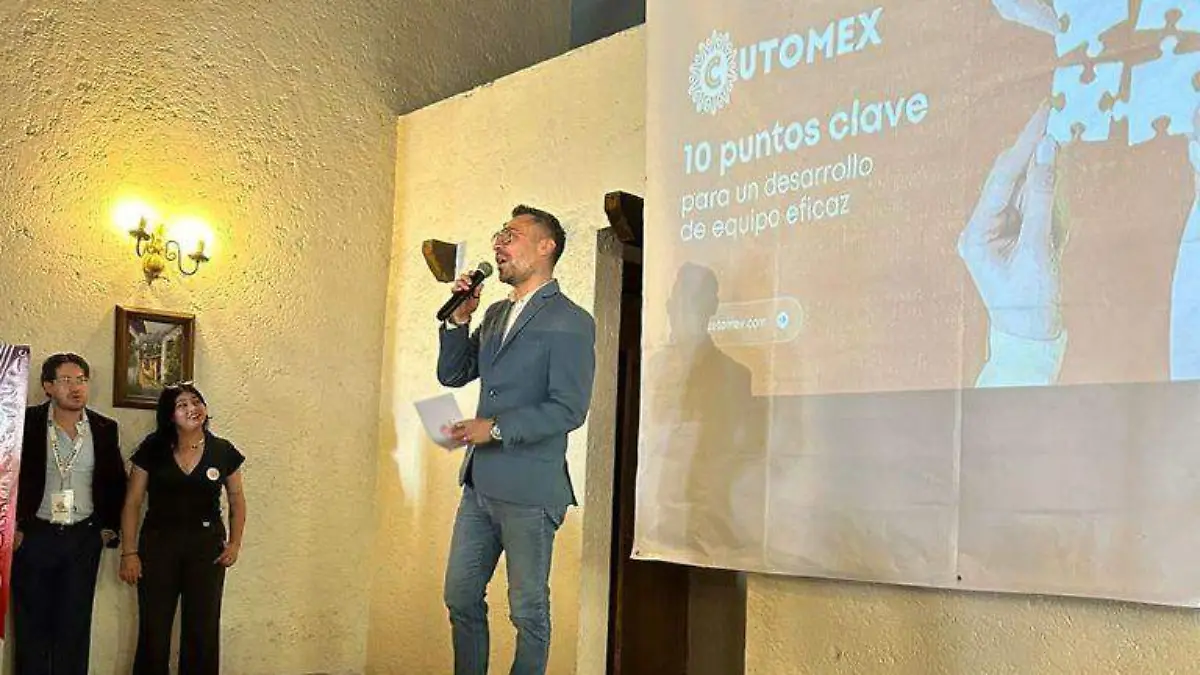 Gustavo Gallardo, uno de los capacitadores de CUTOMEX de la Ciudad de México. | Fotos